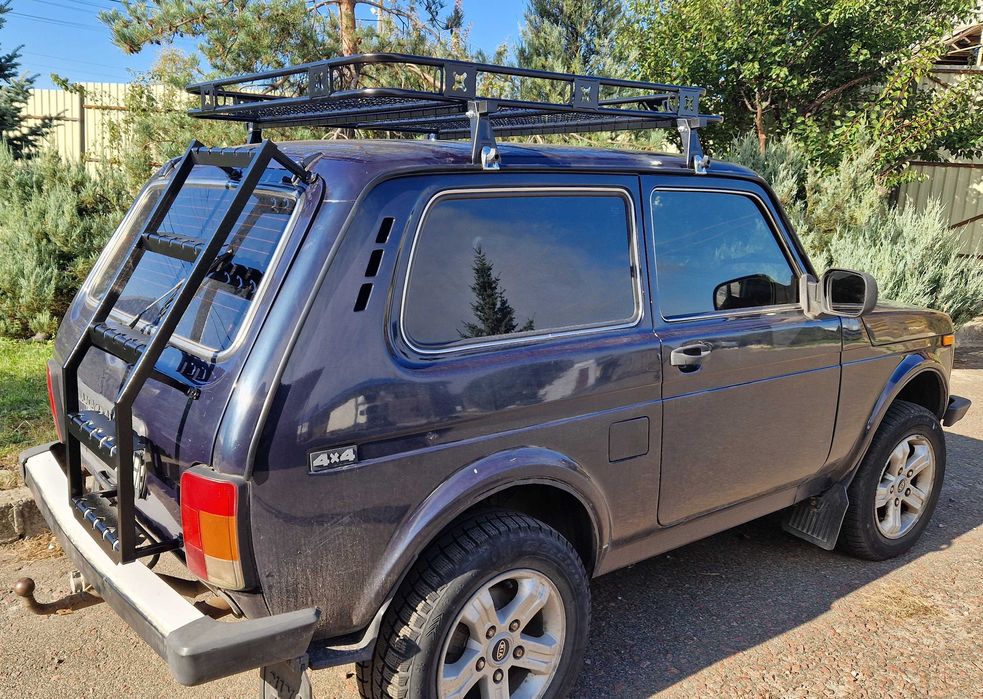 Универсальный багажник на крышу авто для ВАЗ Нива + крепления