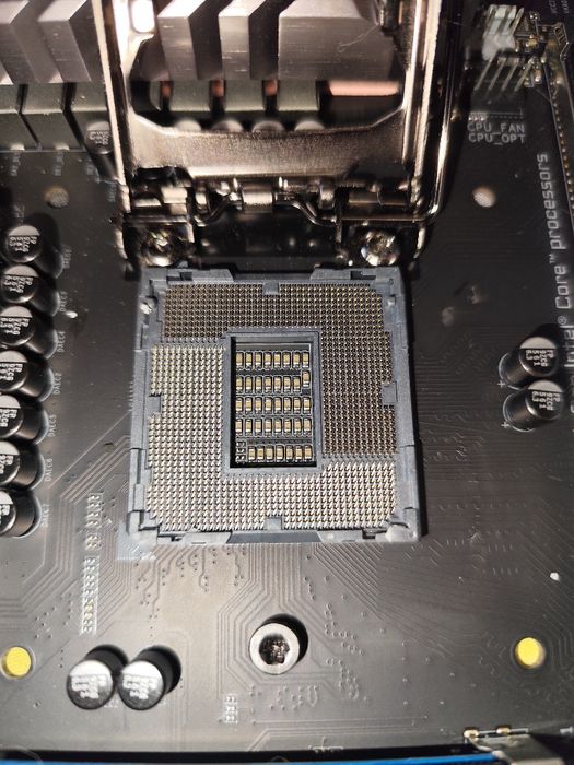 Intel i9-9900k Gigabyte Z390 AORUS MASTER RAM 32 Gb 4x8 Gb 4000 MHz