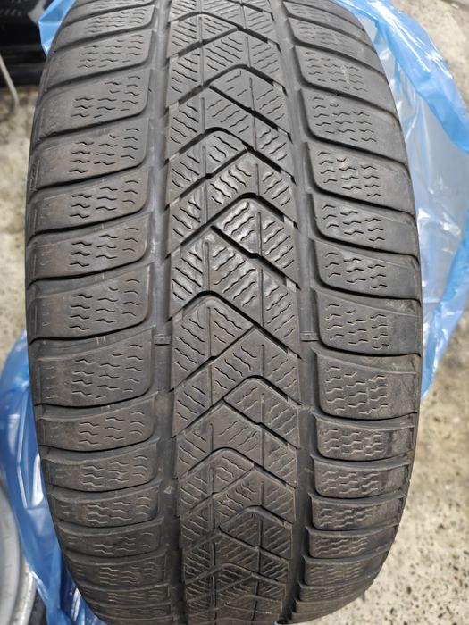 Pirelli Sottozero 3 235/45 R18 zimowe