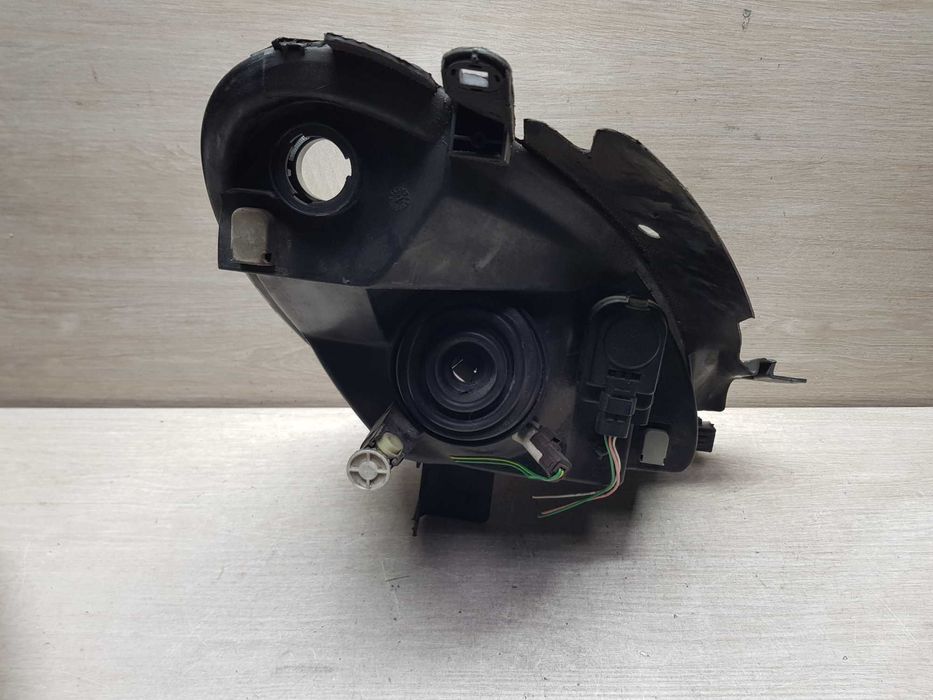 Фара Citroen Xsara Picasso 1999-2004p. дорестайл (VALEO)