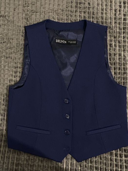жилетка темно-синя dilvin