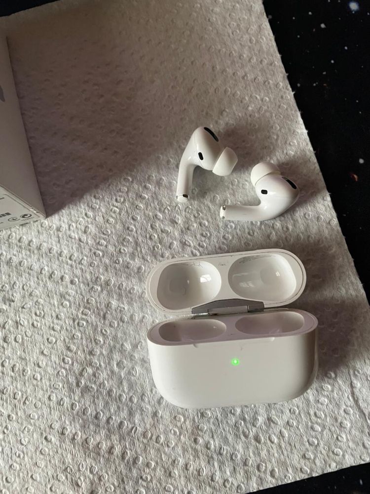 Навушники AirPods Pro