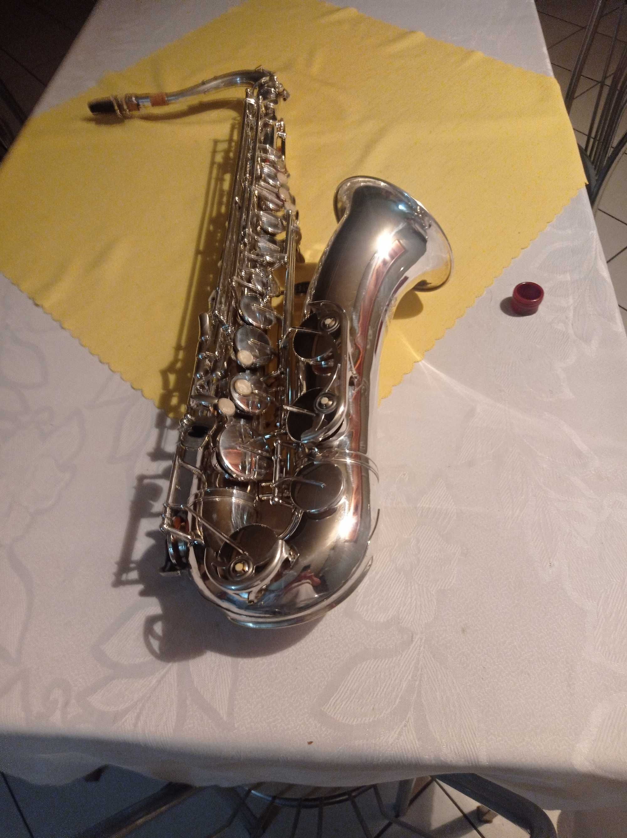 Saksofon tenorowy B&S