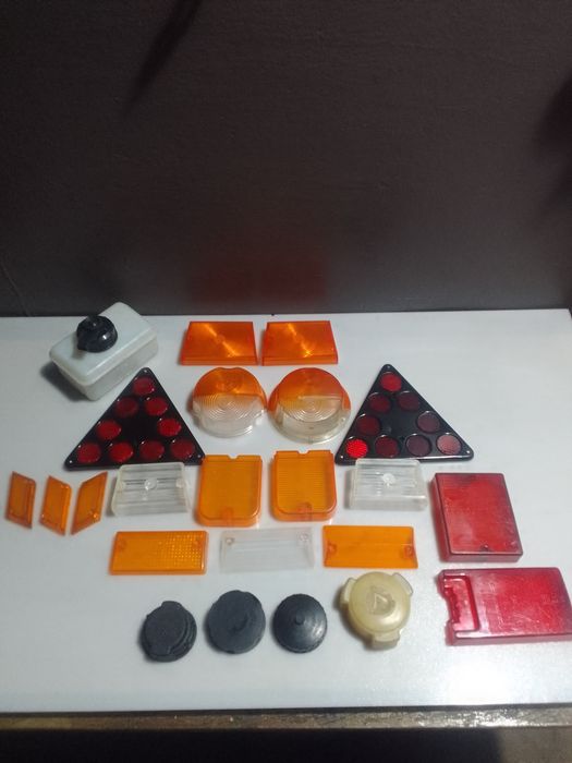 Стекло автомобильного фонаря