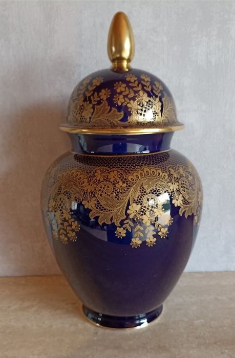 ваза с крышкой кобальт.