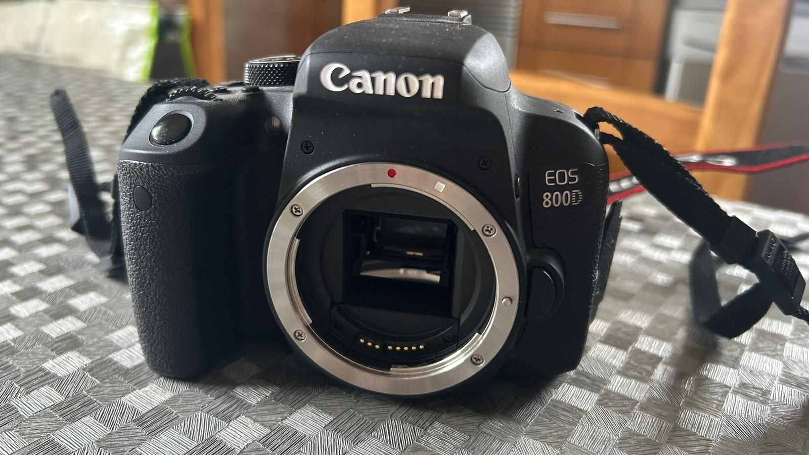 Canon EOS 800D como nova