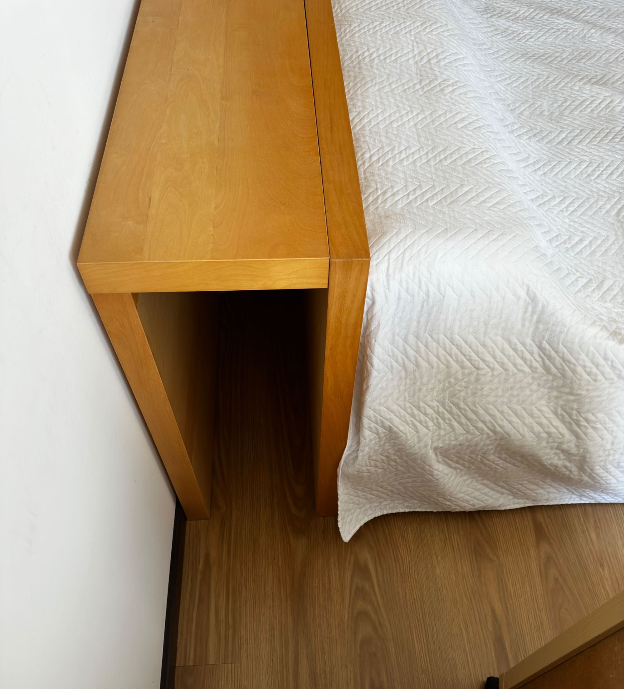 Cama IKEA king size 180x200 c/ estrado ripas