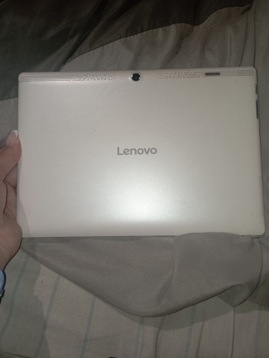 Продам планшет Lenovo Tab 2 A10-70 (на запчастини)
Продаю планшет Len