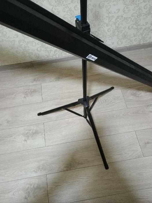 Продам екран для проектора (16:9), 203х122 см