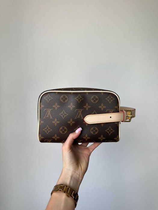 Косметичка Louis Vuitton Dopp Kit Toilet Pouch LUXE