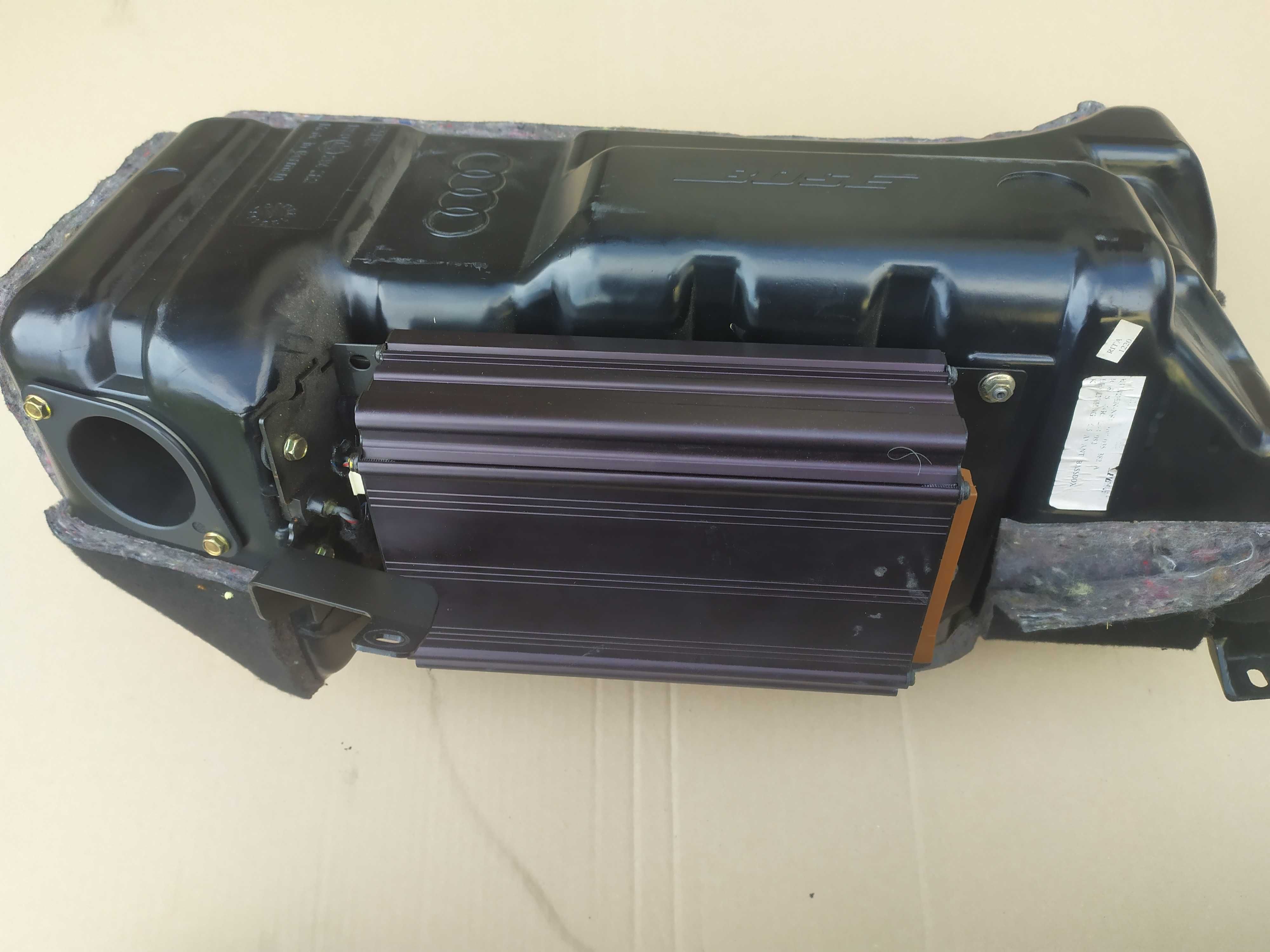 Subwoofer Audi A6 C5 Avant Kombi Wraz z Wzmacniaczem