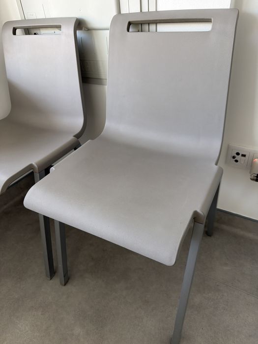 2 Cadeiras escritorio