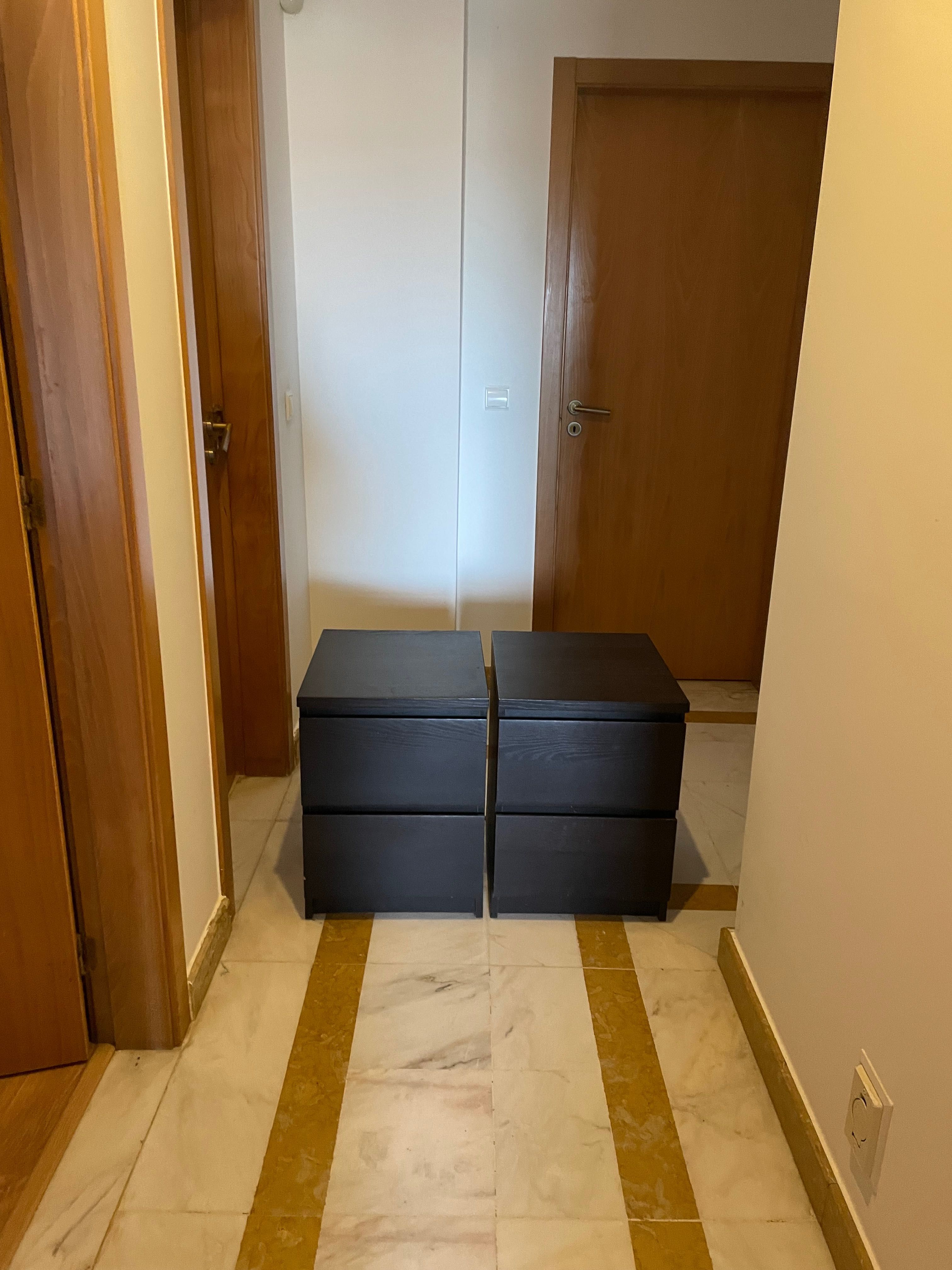 Mesinhas de cabeceira MALM preto IKEA