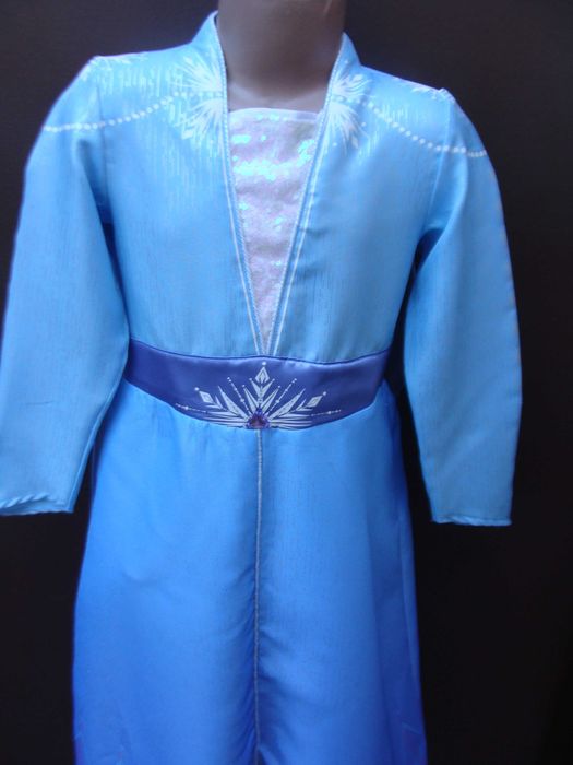 много костюмов! 3-4,5-6,7-8  Эльза платье с украшением на голову