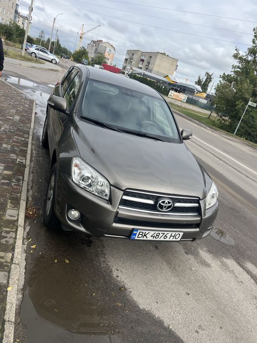 Продам тойоту рав4 2010р