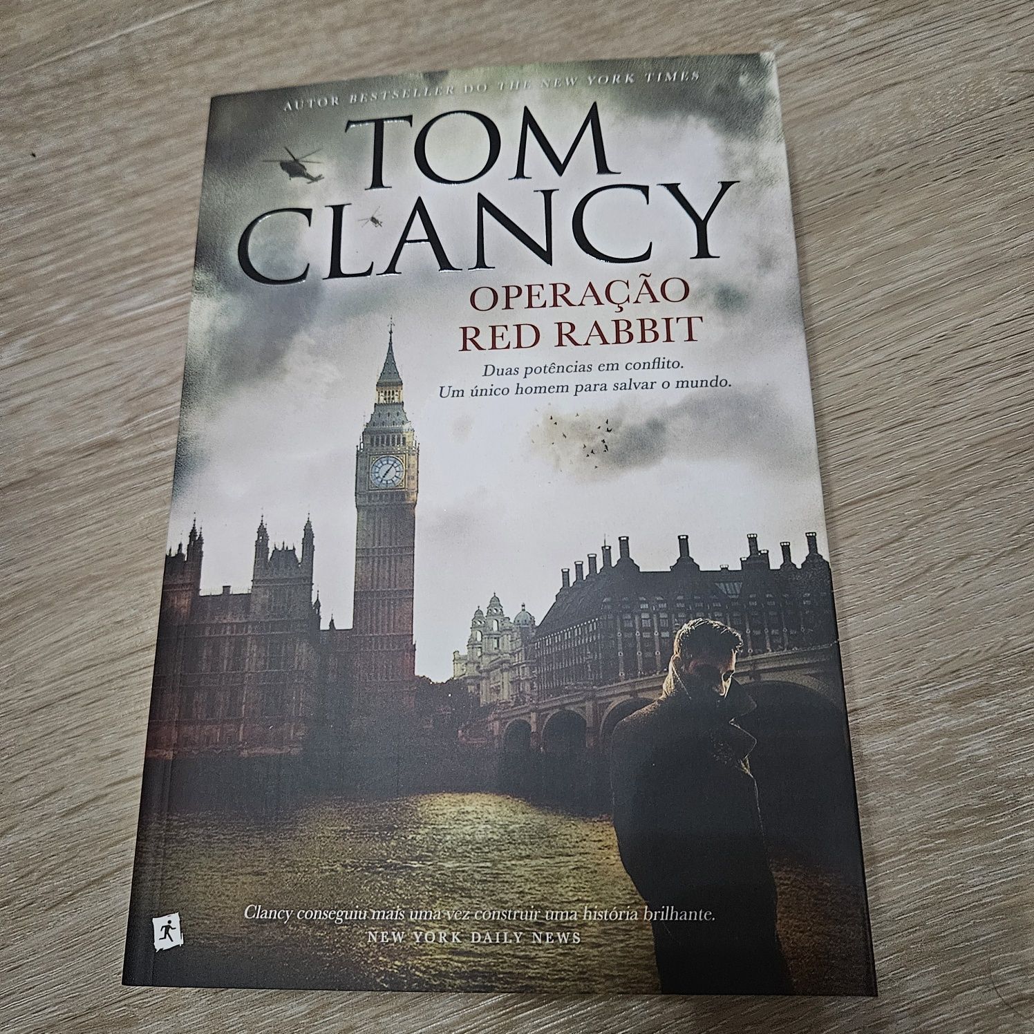 Livro  Tom Clancy Operação Red Rabbit (Novo)
