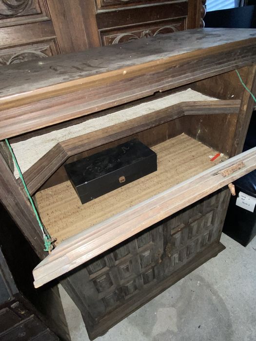 Móvel Bar e Secretária Antiga – Peças Únicas