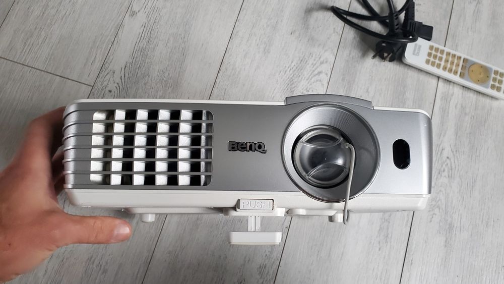 BENQ W 1070+.     Відсутня лампа.