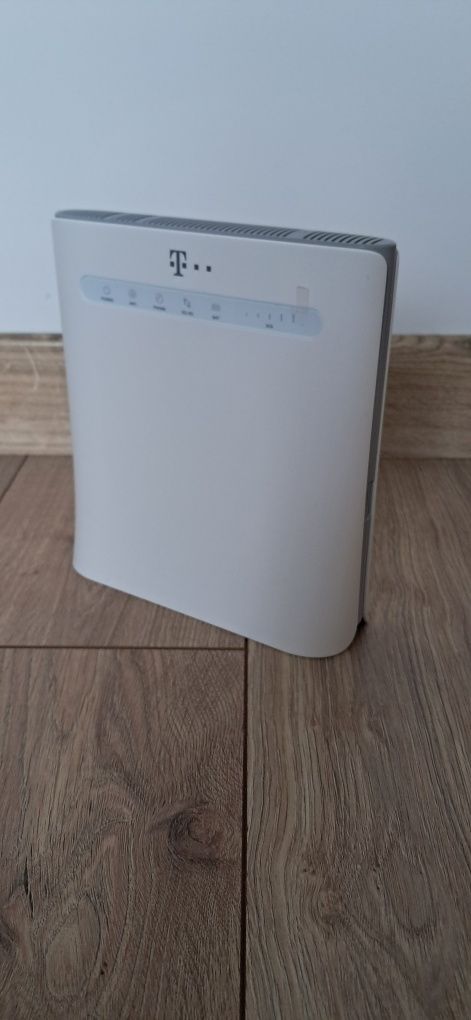 Router ZTE MF286R Biały