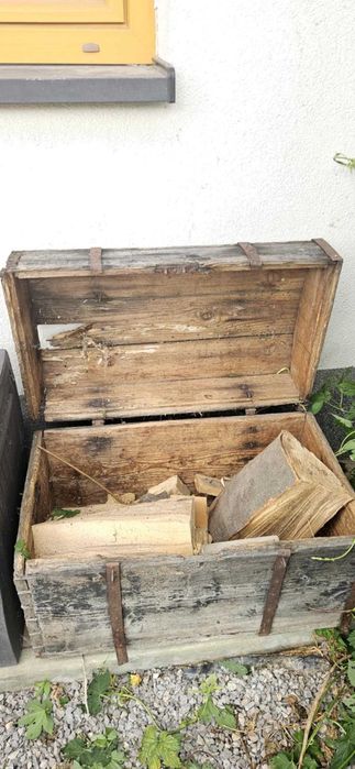 OKAZJA ! stara skrzynia antyk zamykana  na skobel do renowacji