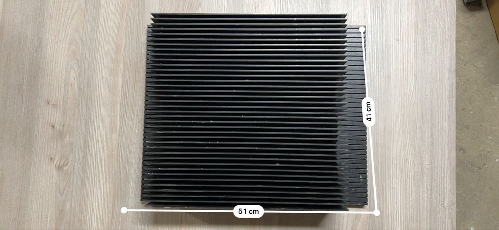 Radiator aluminiowy ok 20kg 40x51x13 duży czarny