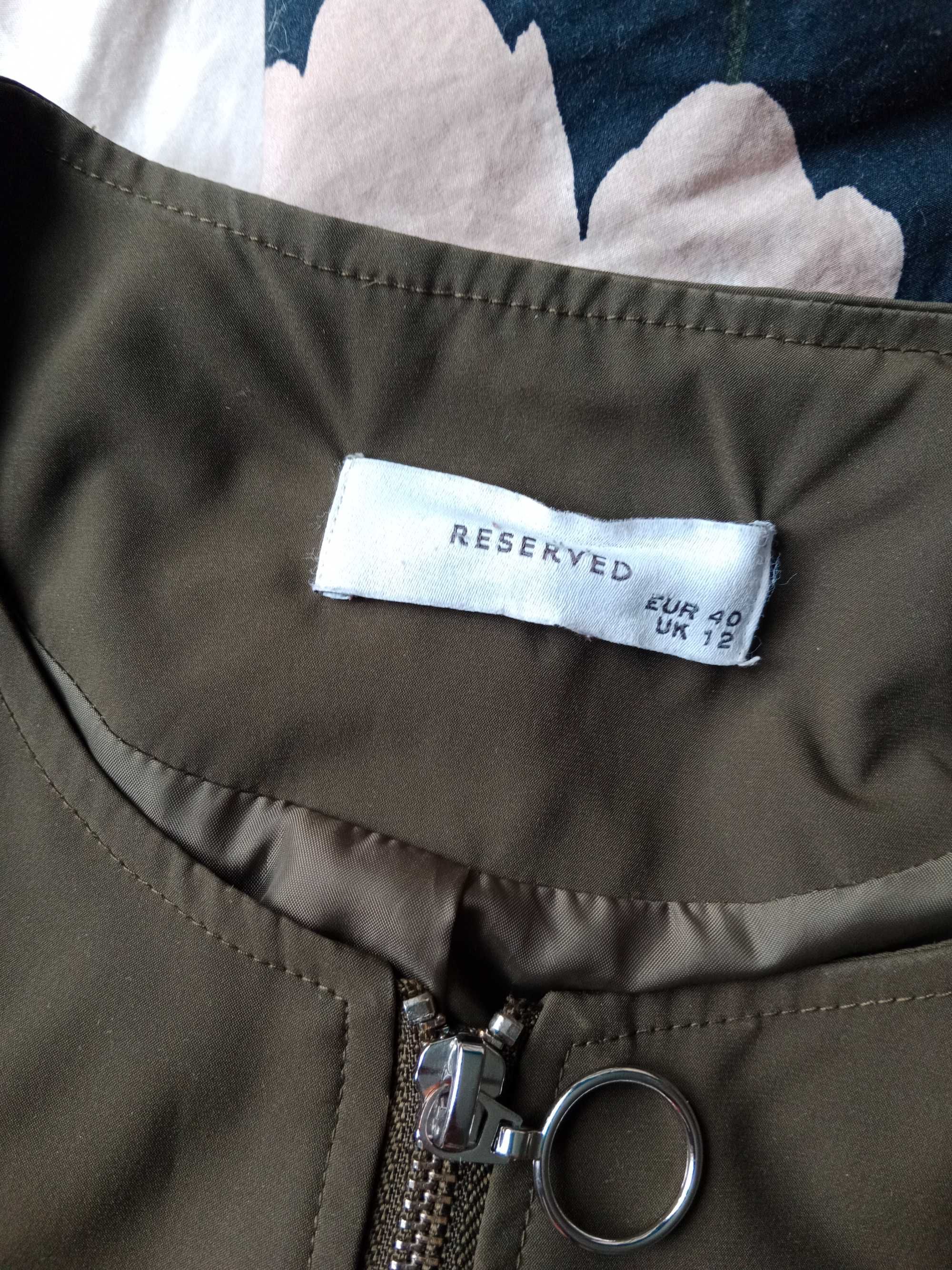 Piękny trencz khaki