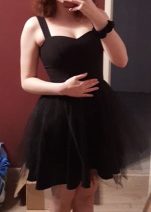 Czarna sukienka z tiulem