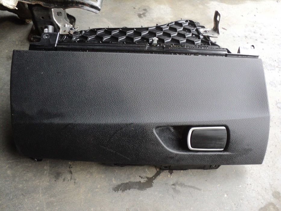 Schowek pasażera BMWF20 Europa