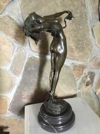 Бронза Антикварна статуэтка девушка с виноградом обнаженная эротика ню