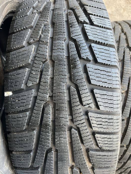 Резина зимова 265 65 r17 nokian