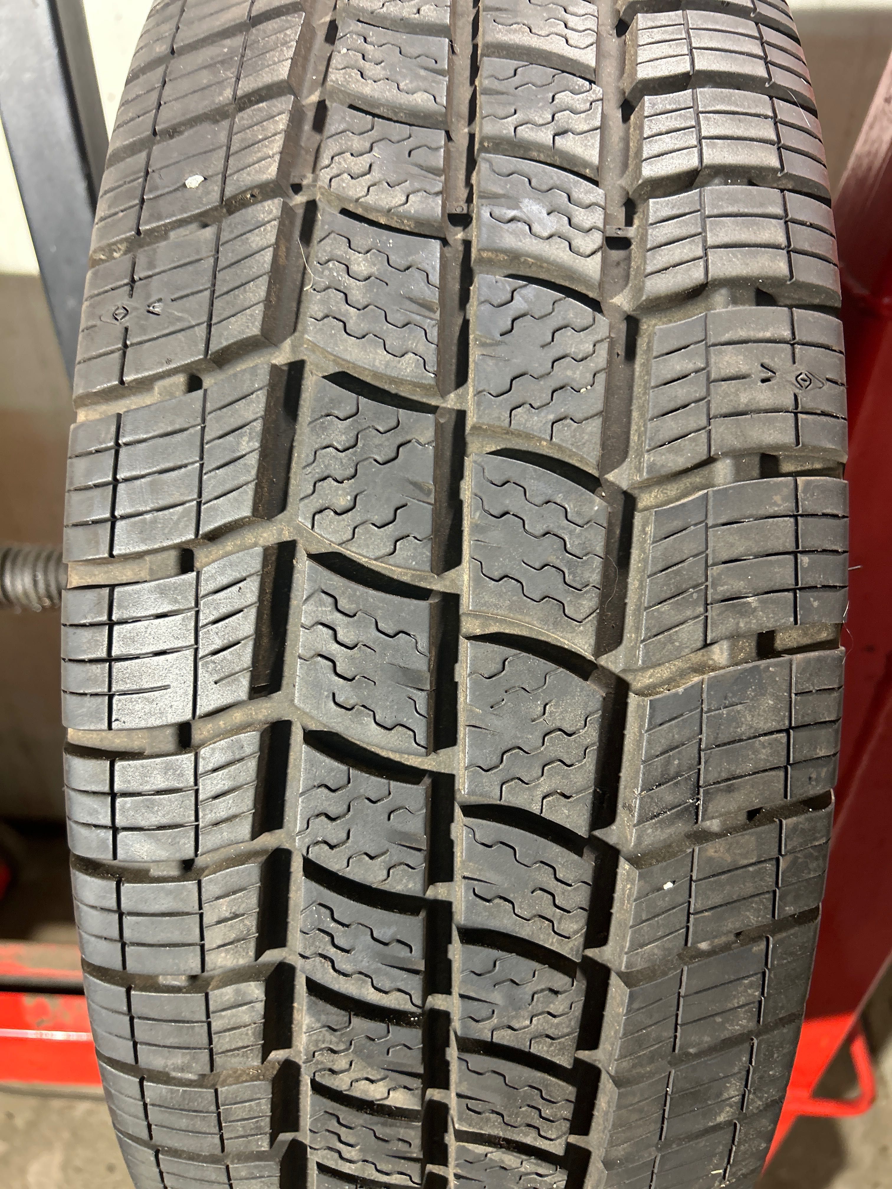 Vredestein Comtrac 2 All season + 235/65/16c 115/113R