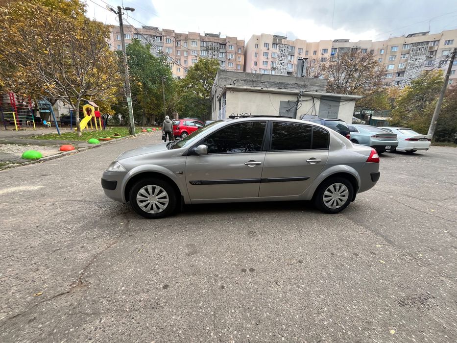 Авто Renault 2004 в гарному стані