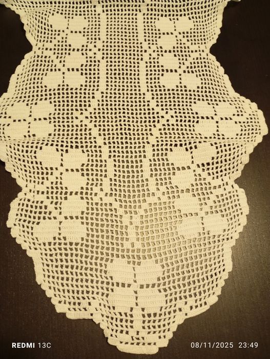 Caminho de mesa em crochê