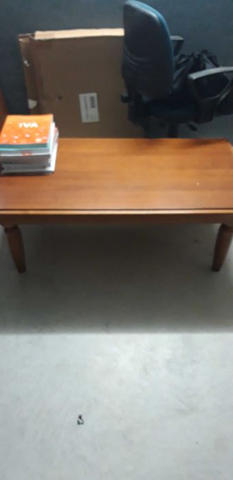 Mesa de centro + Móvel de TV e garrafeira