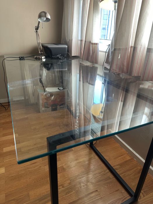 Mesa de vidro (Area)