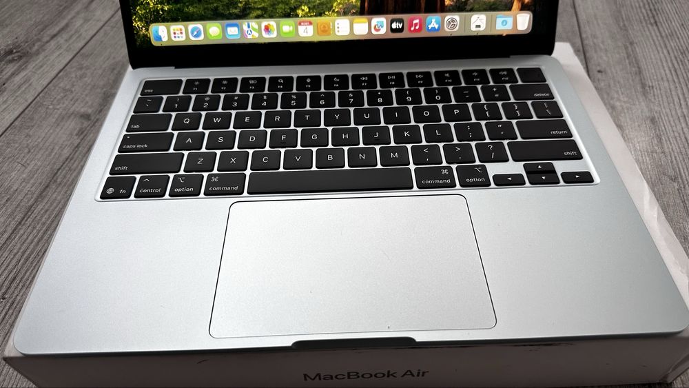 Apple MacBook Air 2025 m4 sky blue