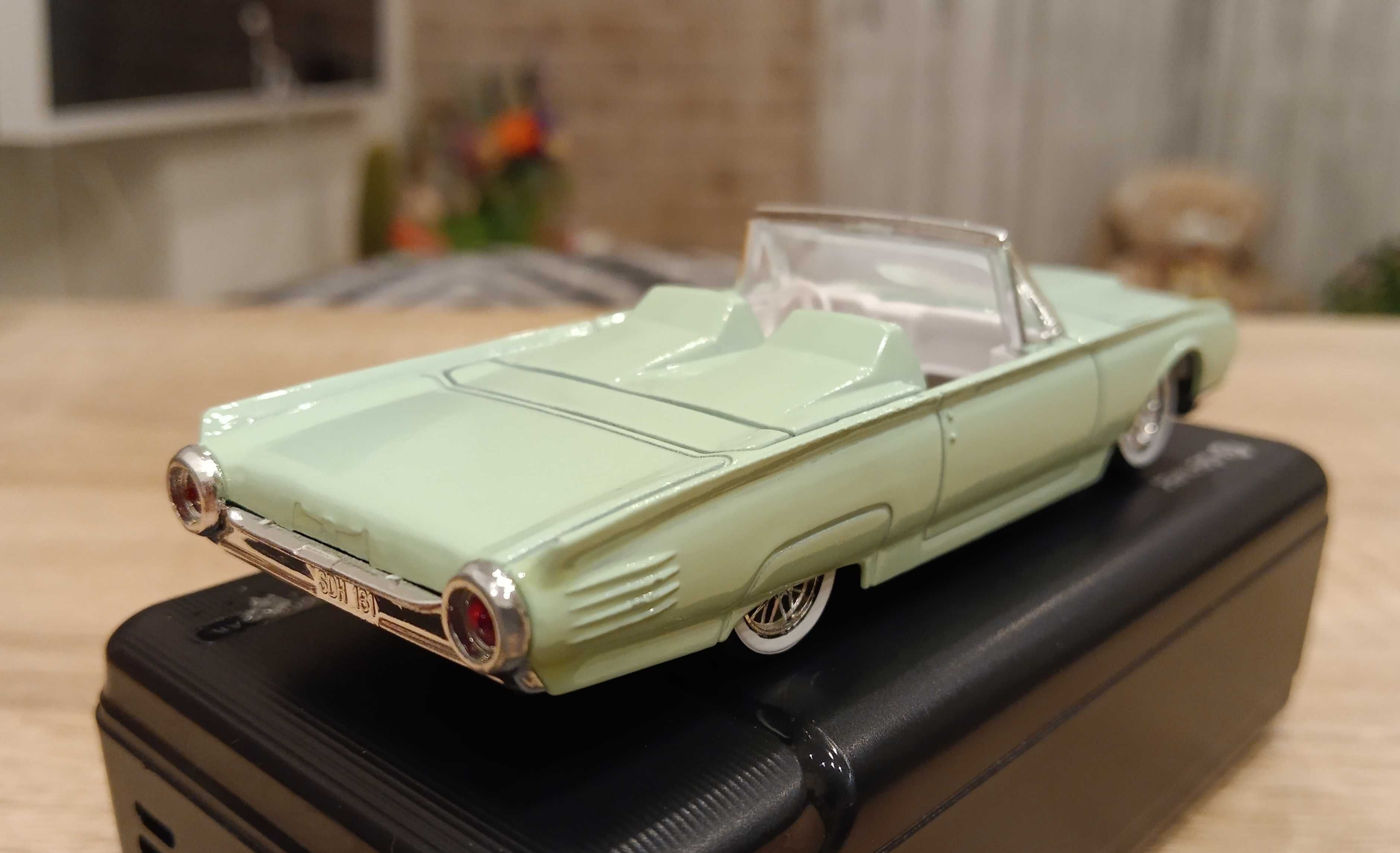 Модель 1961 Ford Thunderbird - Solido 1:43