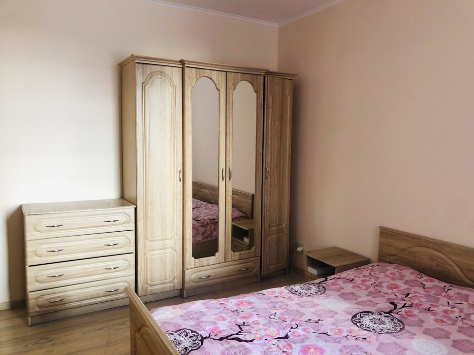 Мінімум на 3 доби ! Квартира подобово Найдешевша  велика 2 кім.р-н