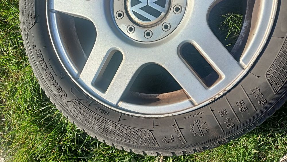 Sprzedam opony wielosezonowe z felgami. Opony Kleber Quadraxer2 205/55