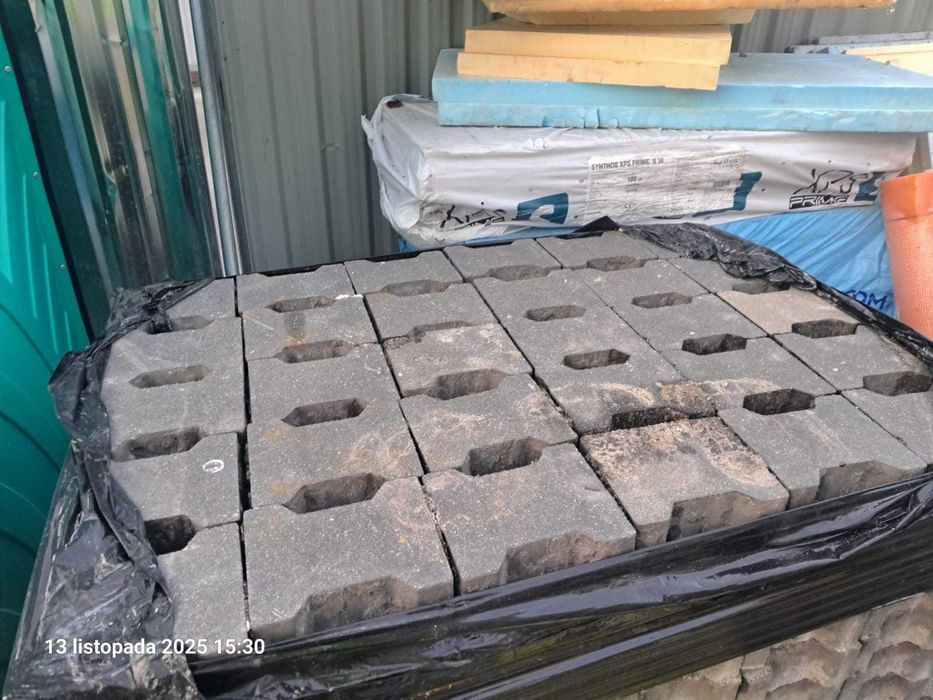 Sprzedam używaną kostkę brukową behaton i holand