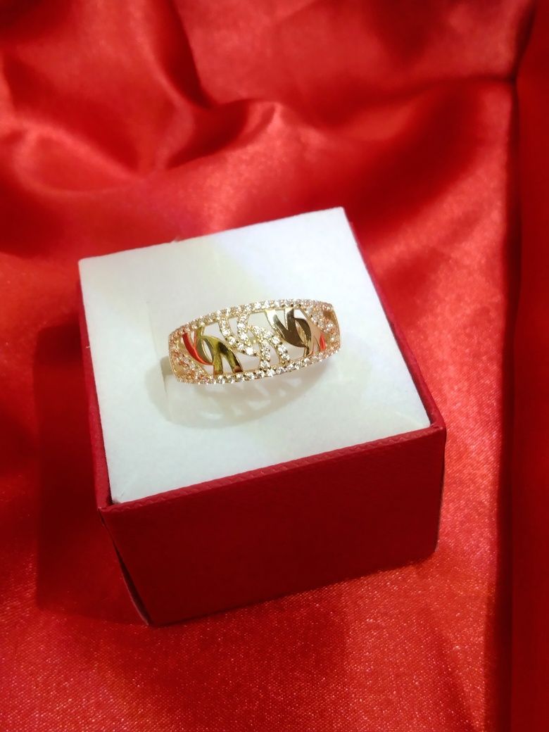 Piękny złoty pierścionek z cyrkoniami, złoto 585 Rozmiar 23