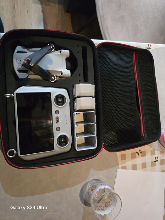 DJI mini 3 pro dron.