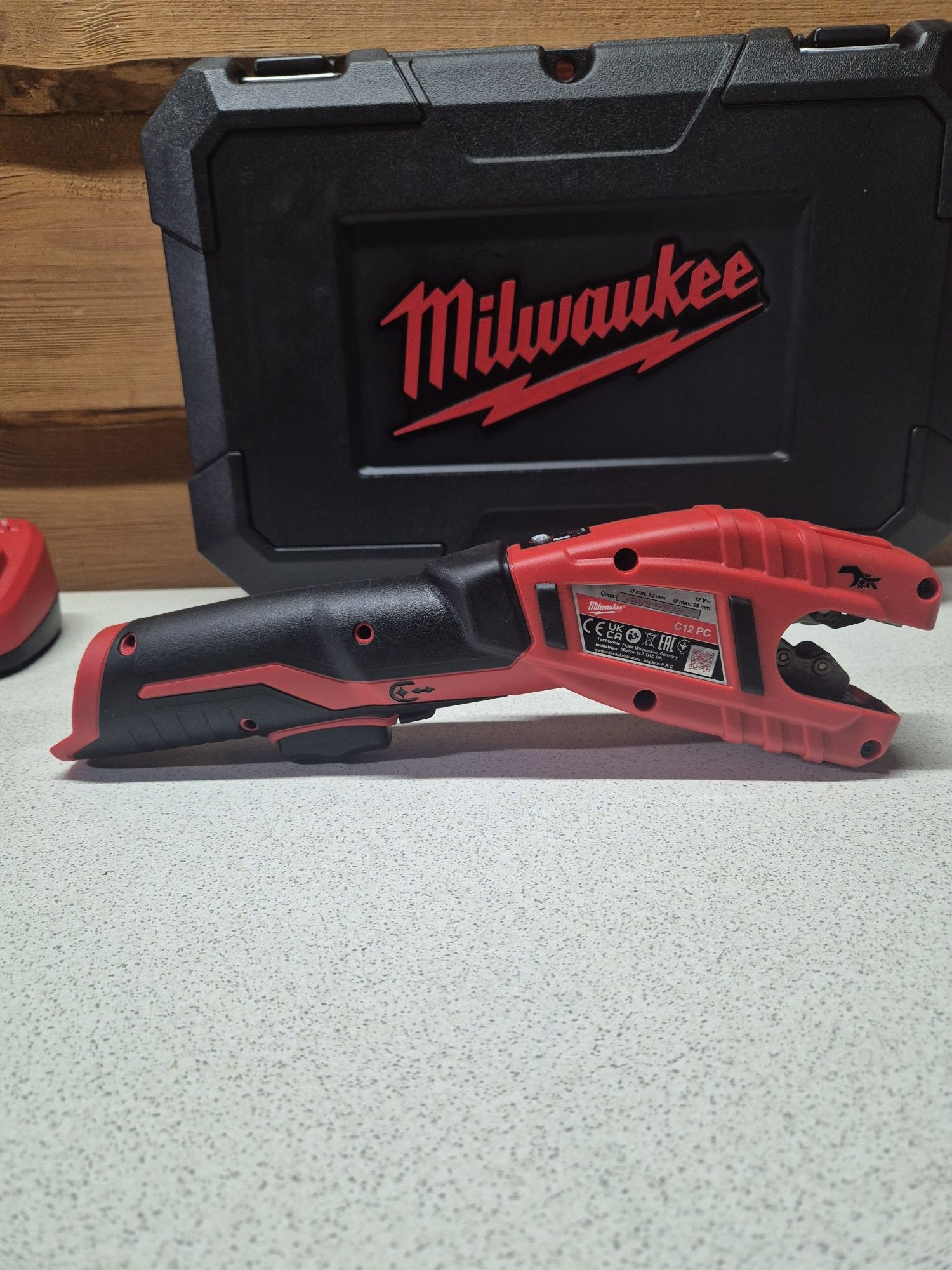 Milwaukee Obcinak do Rur