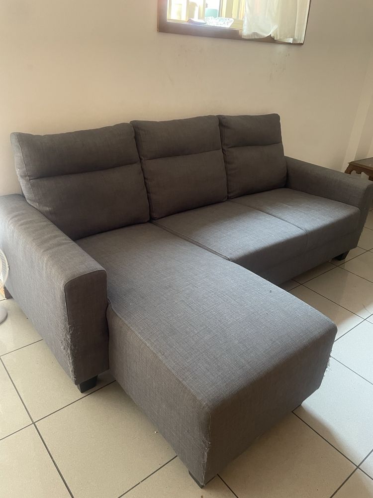 Sofa seme novo e bom estado tem 2 mes de uso