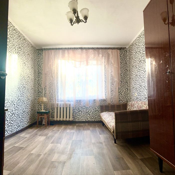 3-х « 8 лікарня» вул Чарівна, 4/9, не кутова