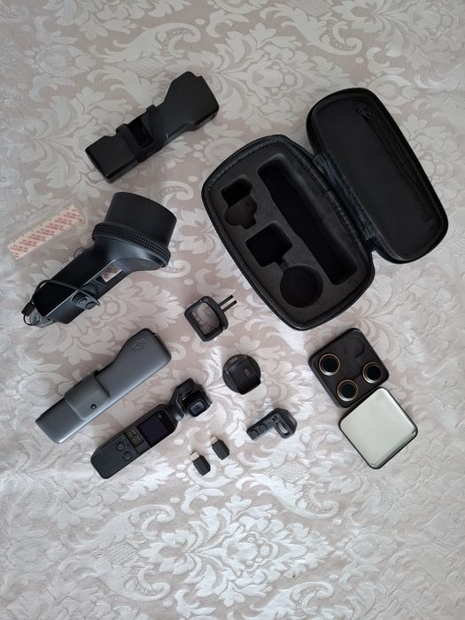 DJI Osmo Pocket 1 with Multiple Accessories63824732327939120