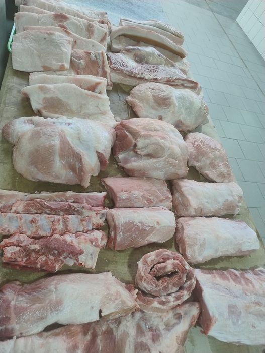 Продам свинину живым весом,тушкой,полутушкой