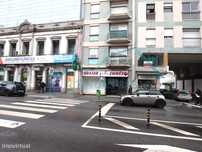 Loja comercial na Rua Marquês de Sá da Bandeira