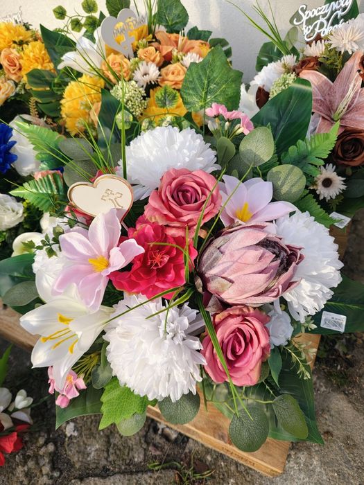 Kompozycje kwiatowe , znicze wkłady ATRAKCYJNE CENY