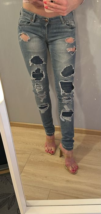 Spodnie jeansowe dziury Bershka / rozm. 36 / S
